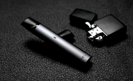 抽电子烟和香烟哪个危害大些 抽电子烟和烟有什么区别哪个伤害大